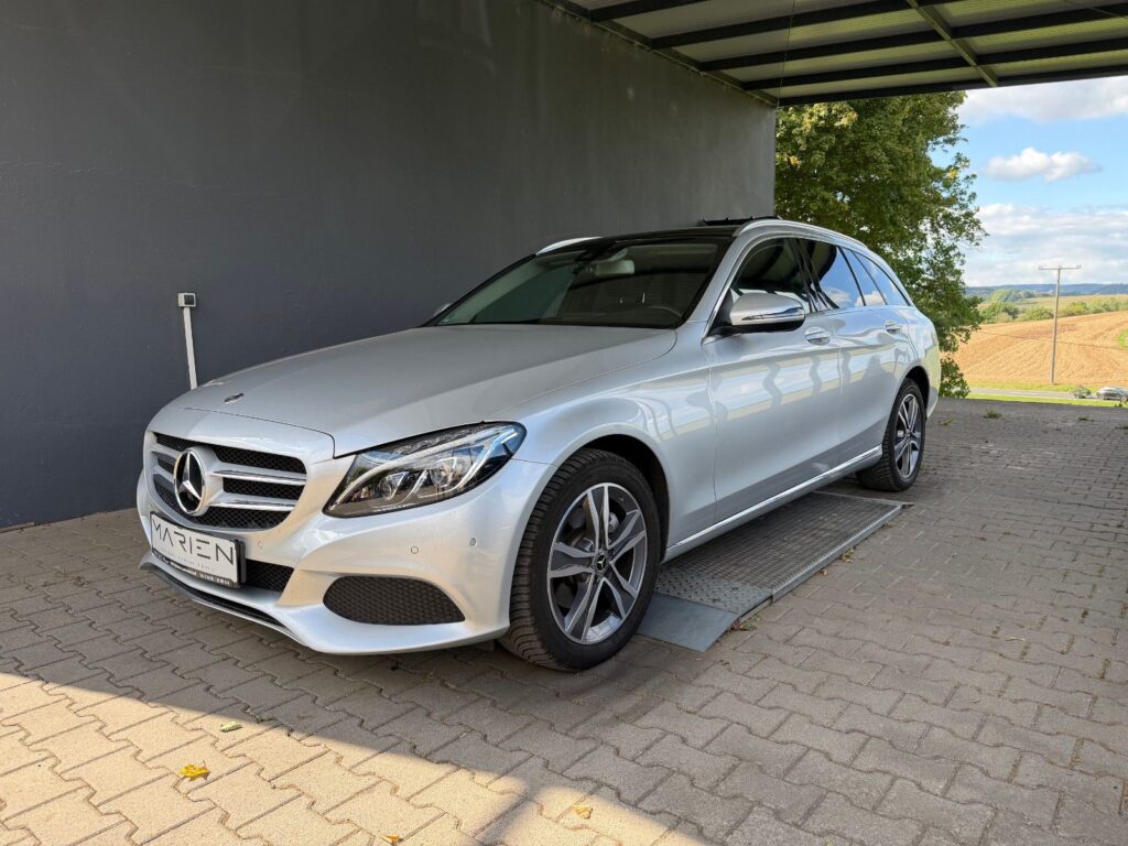Mercedes-Benz C 200 T-Modell 4Matic Avantgarde — Bild 1